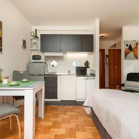 Jasna - Apartment Pula